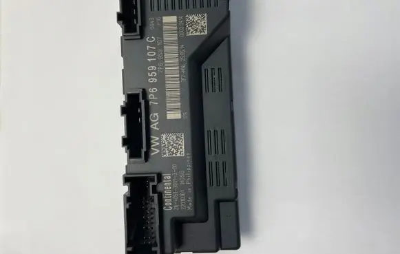 Volkswagen Touareg I Tailgate/trunk control unit/module 7P6959107C