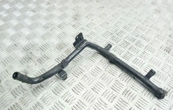 Volkswagen PASSAT B6 Engine coolant pipe/hose