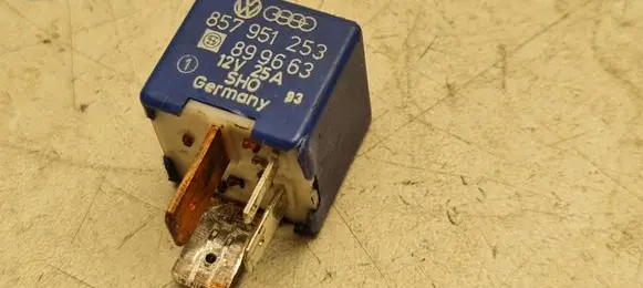 Volkswagen Golf III Other relay 857951253