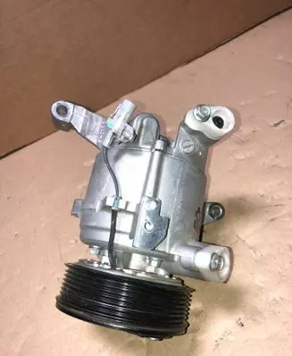 Subaru Forester SK Air conditioning (A/C) compressor (pump) 73111FL030 9110006534