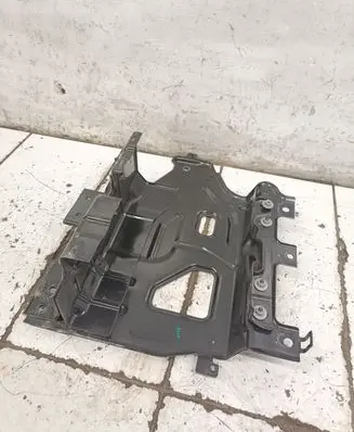 Land Rover Defender Other under body part L8B210C720AC