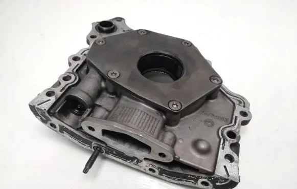 Volvo V70 Oil pump 26724803