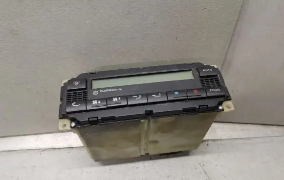 Volkswagen PASSAT B5 Climate control unit