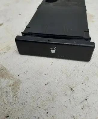 Cup holder front