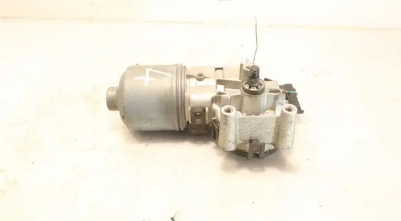 Peugeot 208 Wiper motor 0390241540