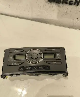 Toyota Auris 150 Climate control unit 5590002220B 8C1961101JPAB