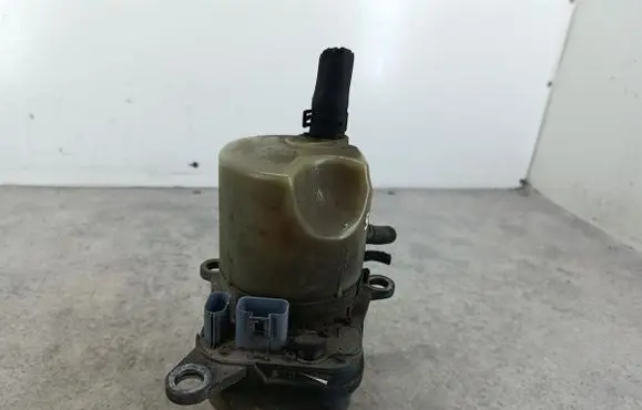 Volvo V50 Power steering pump 