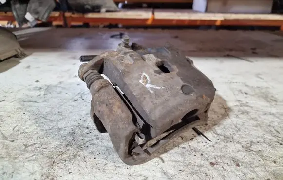 Nissan Tiida C11 Front brake caliper