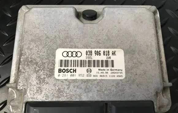Audi A3 S3 8L Engine control unit/module 038906018AK 0281001852 28SA3735