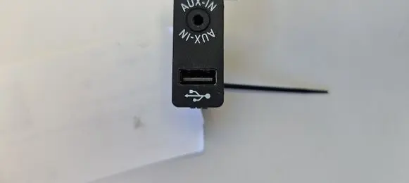 BMW 3 E90 E91 AUX in-socket connector 9229246