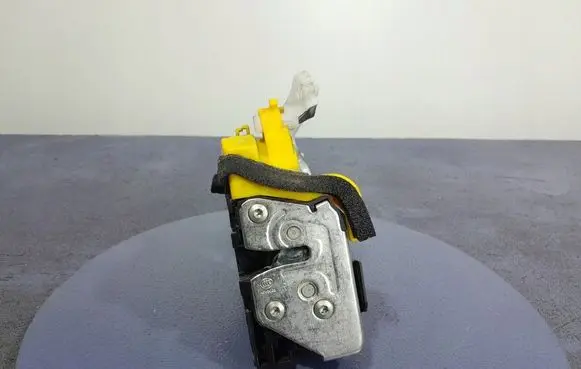 Hyundai i30 Front door lock 81320A6110