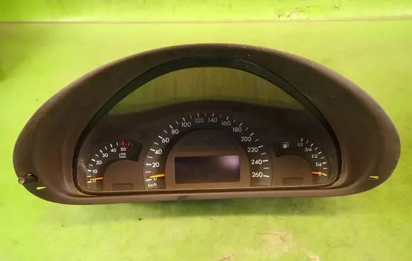 Mercedes-Benz C W203 Speedometer (instrument cluster) A2035403911