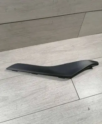 Volvo XC60 Front bumper splitter molding 31352459