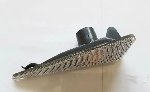 Renault Megane II Front fender indicator light 8200027151