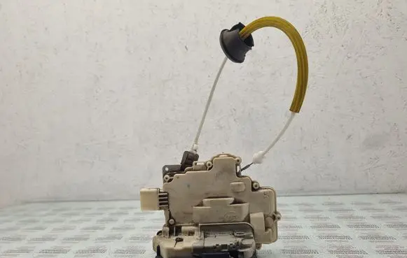 Audi A4 S4 B7 8E 8H Rear door lock