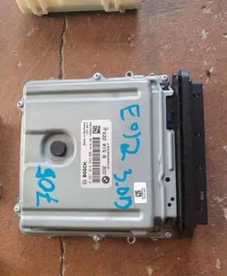 BMW 3 E90 E91 Engine control unit/module 8510223