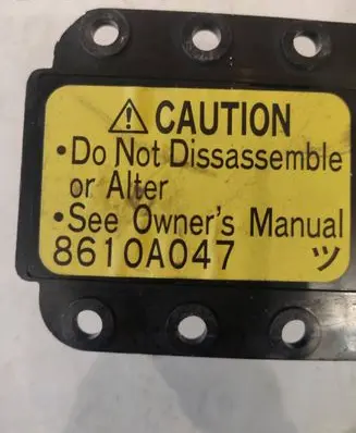 Mitsubishi L200 Passenger airbag on/off switch 8610A047