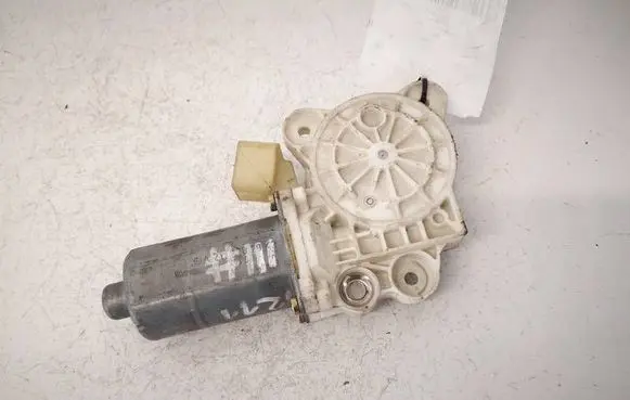 Mercedes-Benz E W211 Front door window regulator motor A2118202942