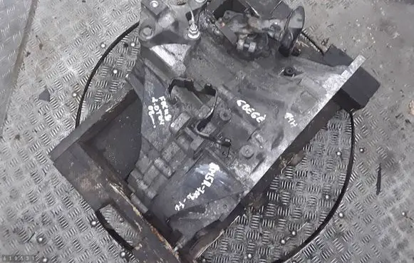 Ford Focus Manual 6 speed gearbox 8M5R7002FC 28030719