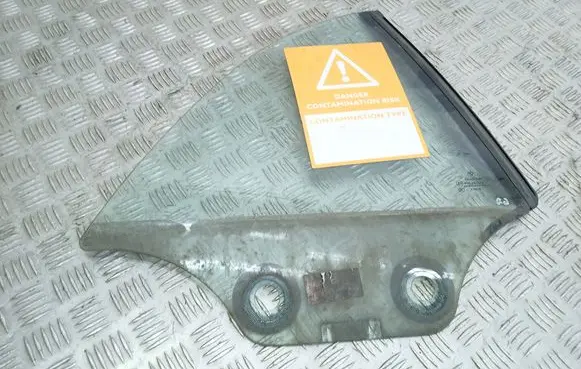 BMW 1 E82 E88 Rear side window 43R001582