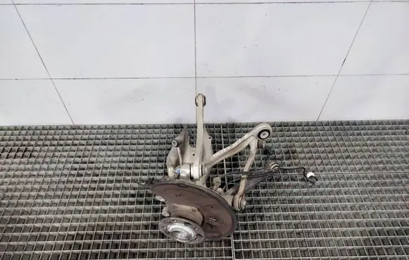 Mercedes-Benz GLC C253 Rear wheel hub spindle/knuckle 