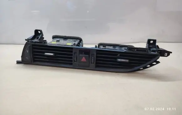 Audi A6 S6 C7 4G Dash center air vent grill 4G1820951