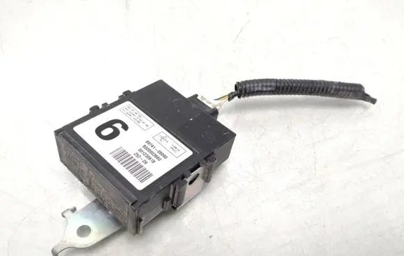 Toyota Avensis T270 Door central lock control unit/module 8974105090 89741-05090