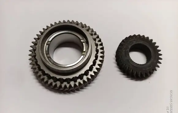 Volkswagen Multivan T5 Fifth/5th gear pinion 02Z311361 02Z311158