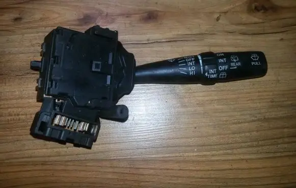 Toyota Avensis Verso Wiper control stalk 173654lh