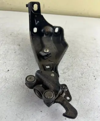 Fiat Ulysse Sliding door lower roller guide/hinge 