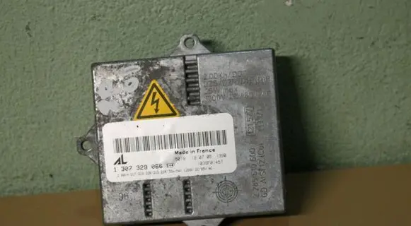 Audi A3 S3 8P Headlight ballast module Xenon 1307329066 2285510600