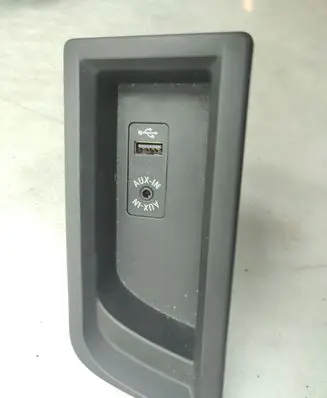 BMW 3 F30 F35 F31 USB socket connector 9207358