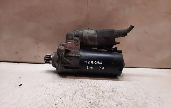 Volkswagen Touran I Starter motor 0001123016