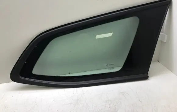 Peugeot 308 Rear side window
