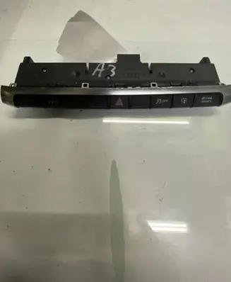 Audi A3 S3 8V Hazard light switch 8V0925301BA 10026414