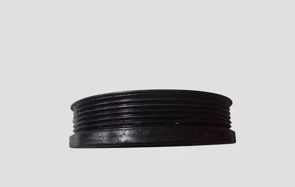 Volkswagen Golf V Crankshaft pulley 03G105243