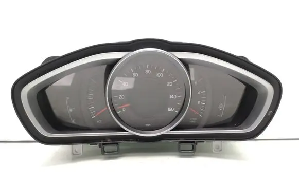 Volvo V40 Speedometer (instrument cluster) 31665050 36010389 0415609
