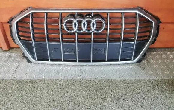 Audi Q3 F3 Front bumper upper radiator grill 83A853651C