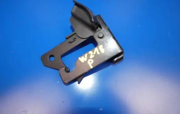 Mercedes-Benz CLS C218 X218 Engine bonnet/hood lock/latch loop/hook 
