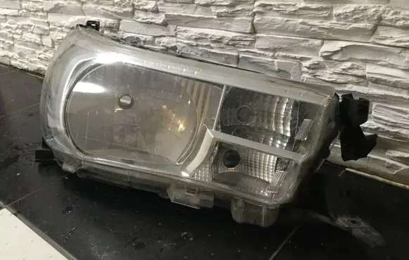 Toyota Hilux (AN120, AN130) Headlight/headlamp