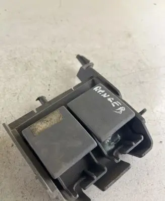 Engine bonnet (hood) release handle