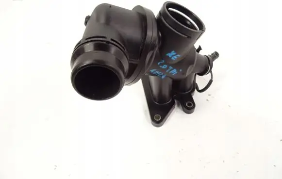 Jaguar F-Pace Thermostat housing G4D3