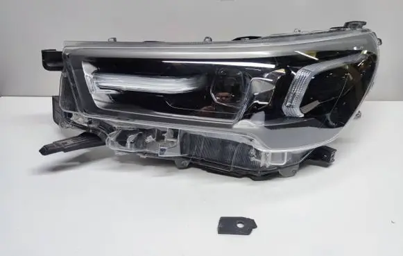 Toyota Hilux VIII Headlight/headlamp Euk06