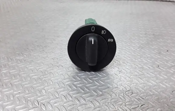 Fog light switch