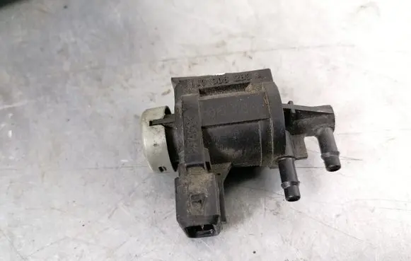 Audi A4 S4 B6 8E 8H Turbo solenoid valve 1J0906283A