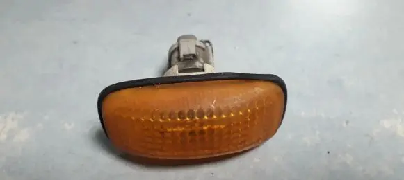 Nissan Maxima Front fender indicator light ichikoh5340
