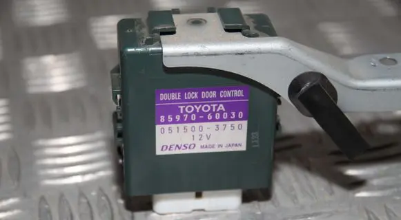 Toyota Land Cruiser (J120) Door central lock control unit/module 8597060030 0515003750
