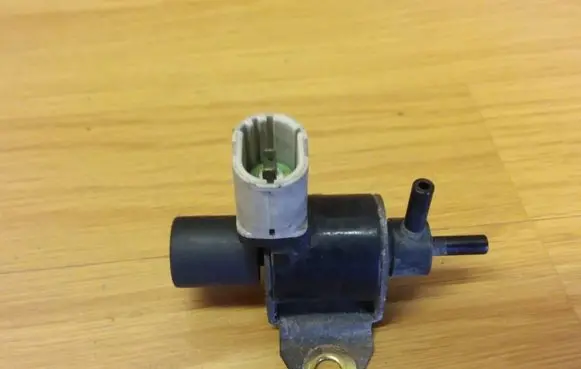 Volvo S40, V40 Turbo solenoid valve 7700875012