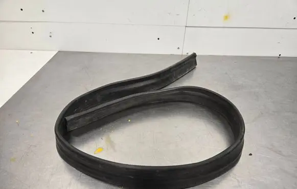 Mercedes-Benz GLC X253 C253 Engine compartment rubber A2538315900