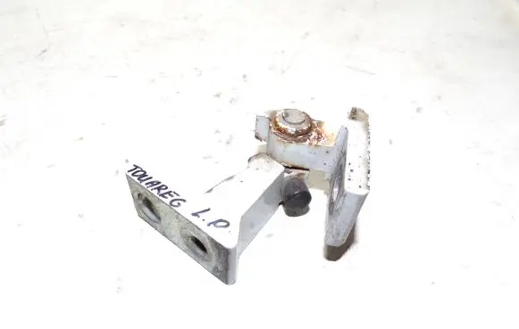 Volkswagen Touareg II Front door upper hinge 8K0831402A